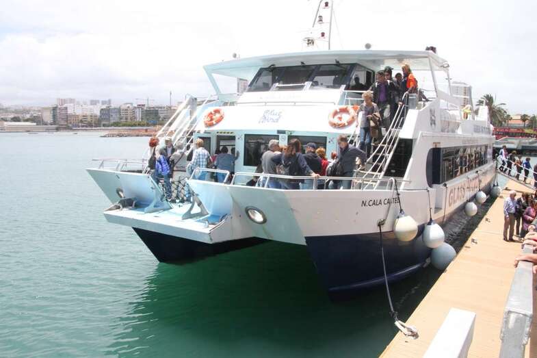 Embarcación en la que se realizó la visita (Foto Jesús Ruiz Mesa)